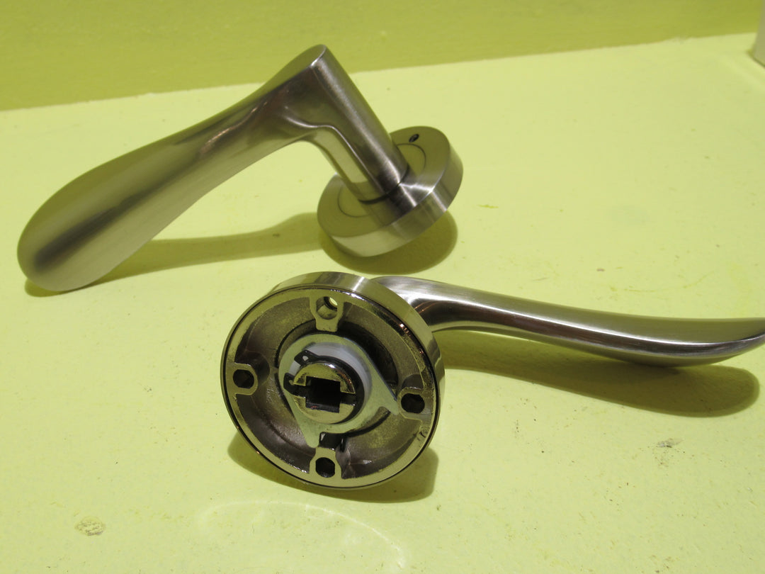 Windsor -Juno Lever Handles on Round Rose7192BN(Brushed Nickel) Lever 123L x 69H/ Rose 55Dia