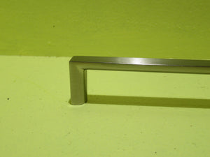 320mm Dee Cabinet/Draw Handles KS13402 327L x 10W x 27H/ 320 Hole Distance