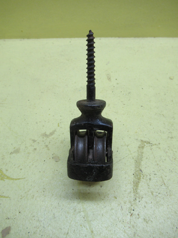 Double Pulley Wheel 82H x 57W x 31D/Wheel 59H x 37W x 39D