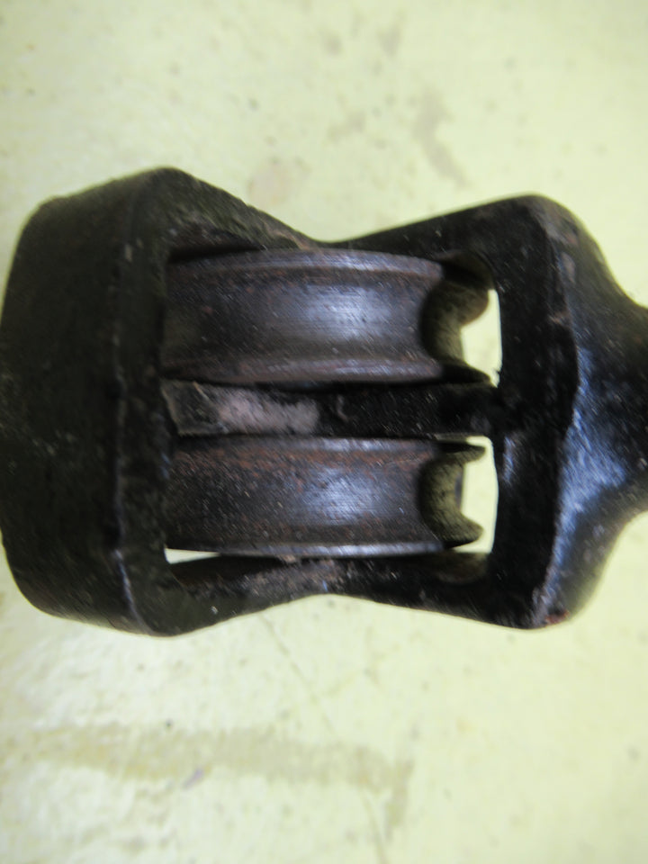 Double Pulley Wheel 82H x 57W x 31D/Wheel 59H x 37W x 39D