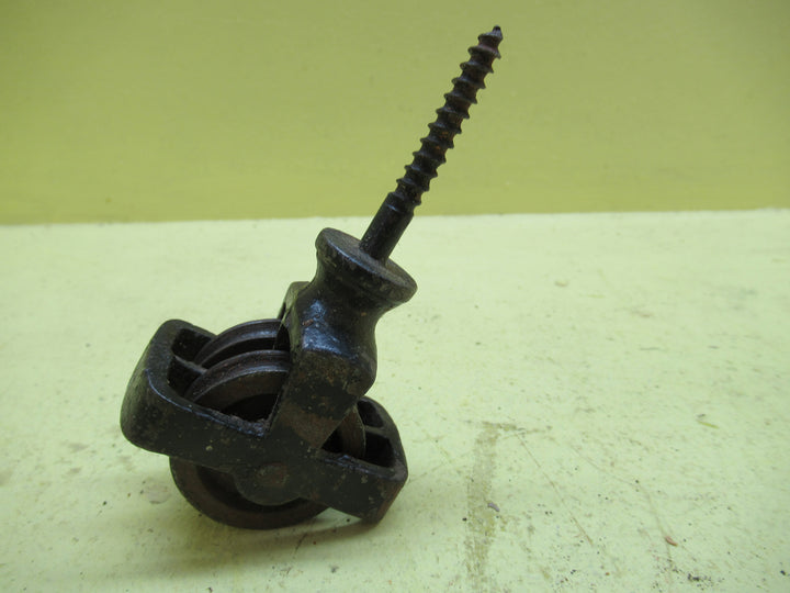 Double Pulley Wheel 82H x 57W x 31D/Wheel 59H x 37W x 39D