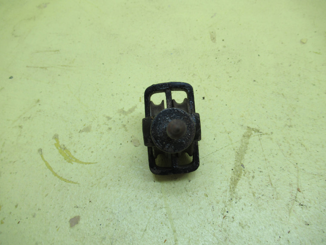 Double Pulley Wheel 82H x 57W x 31D/Wheel 59H x 37W x 39D