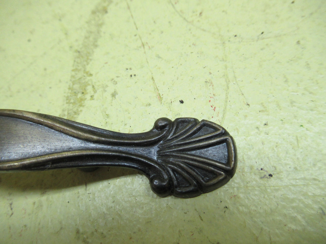 Antique Brass Fan Ends with Knotted Middle Draw Pull 140L x 17W x 15H