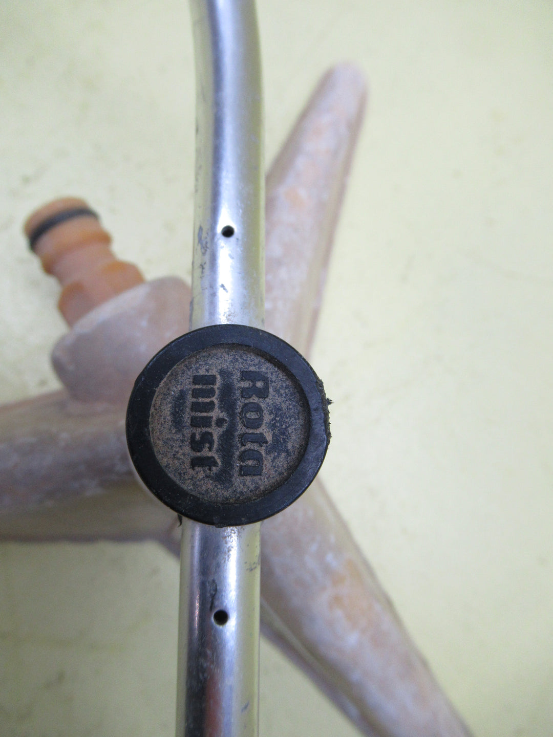 Rotating Water Spayer(Rota Mist0 22Dia x 90H