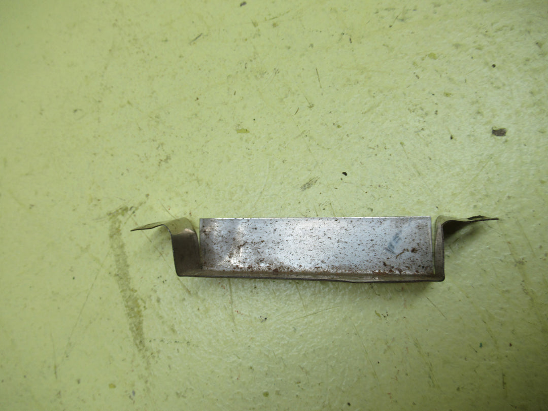 Studs Draw Pull Label 110L x 17H x 17D