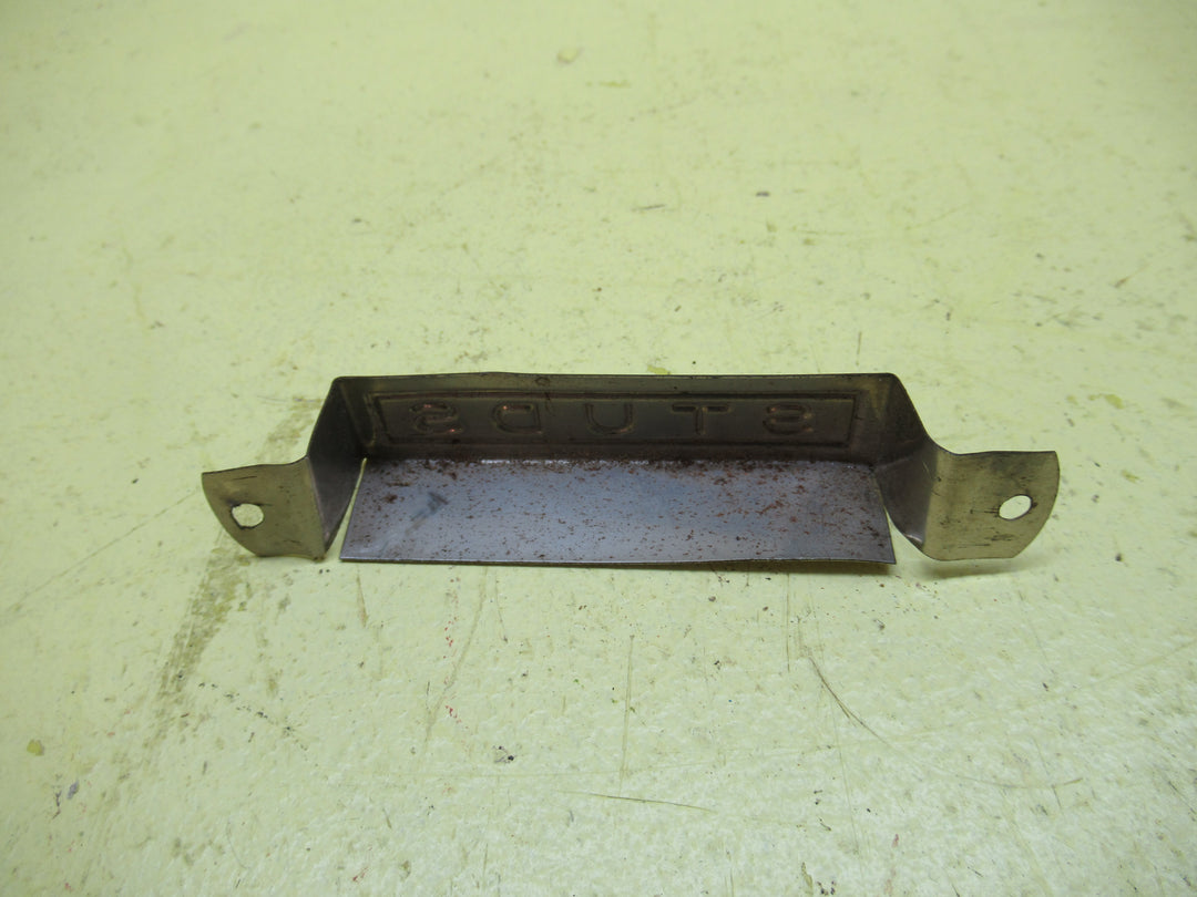 Studs Draw Pull Label 110L x 17H x 17D
