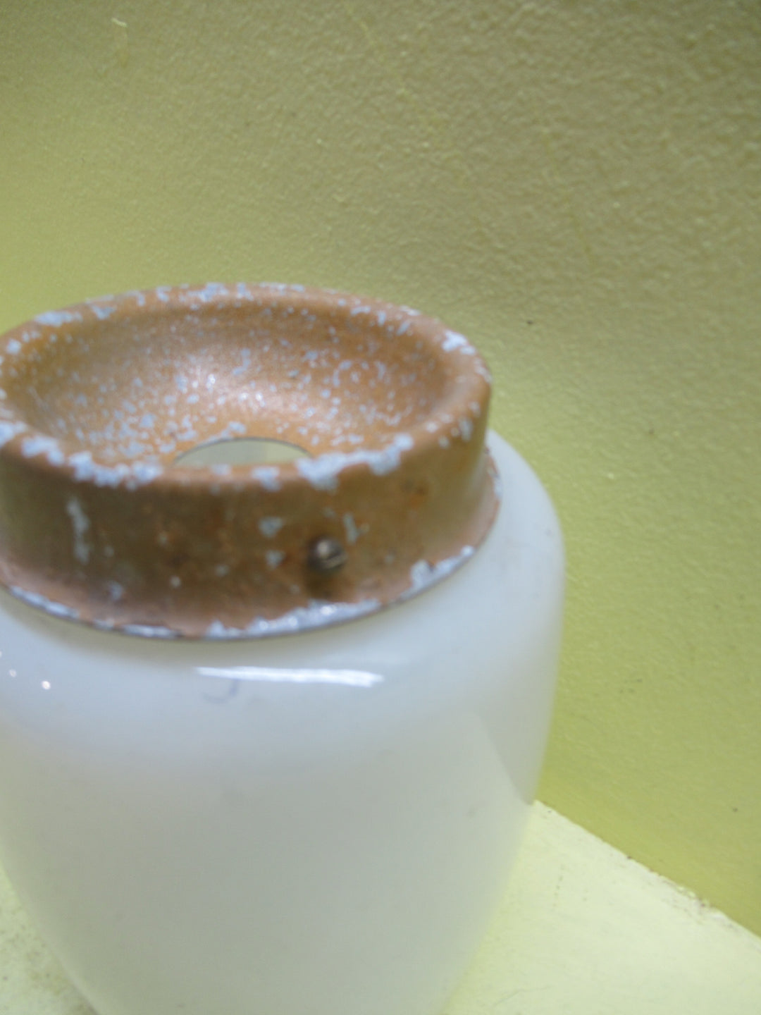 Opaque Beacon Light 165H x 89-125Dia