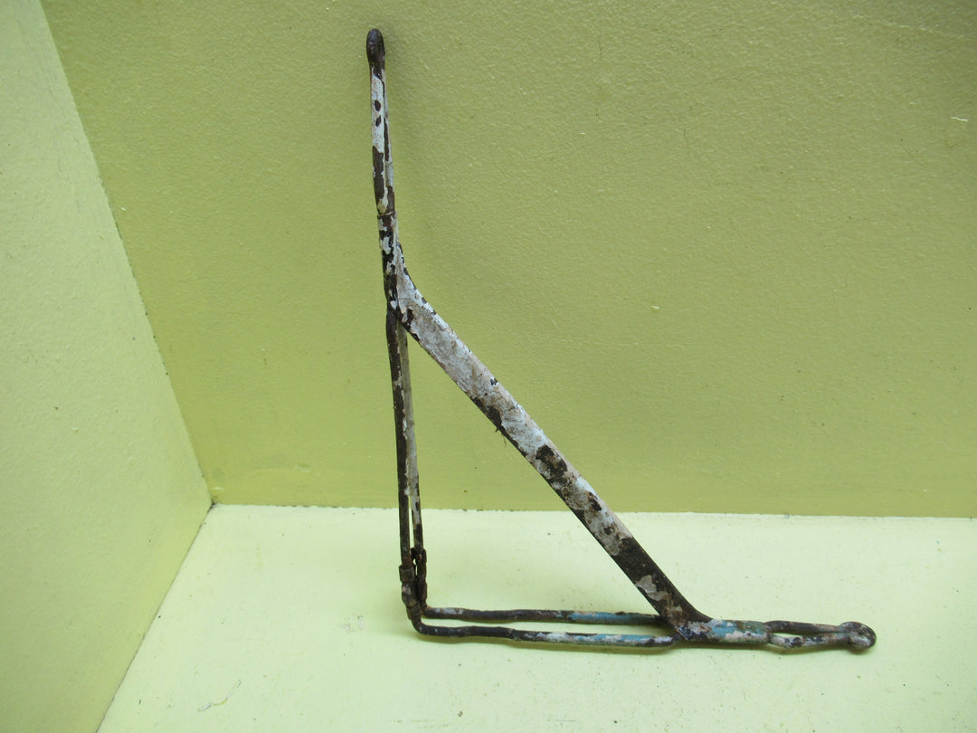 Fancy Single Steel Wall Bracket