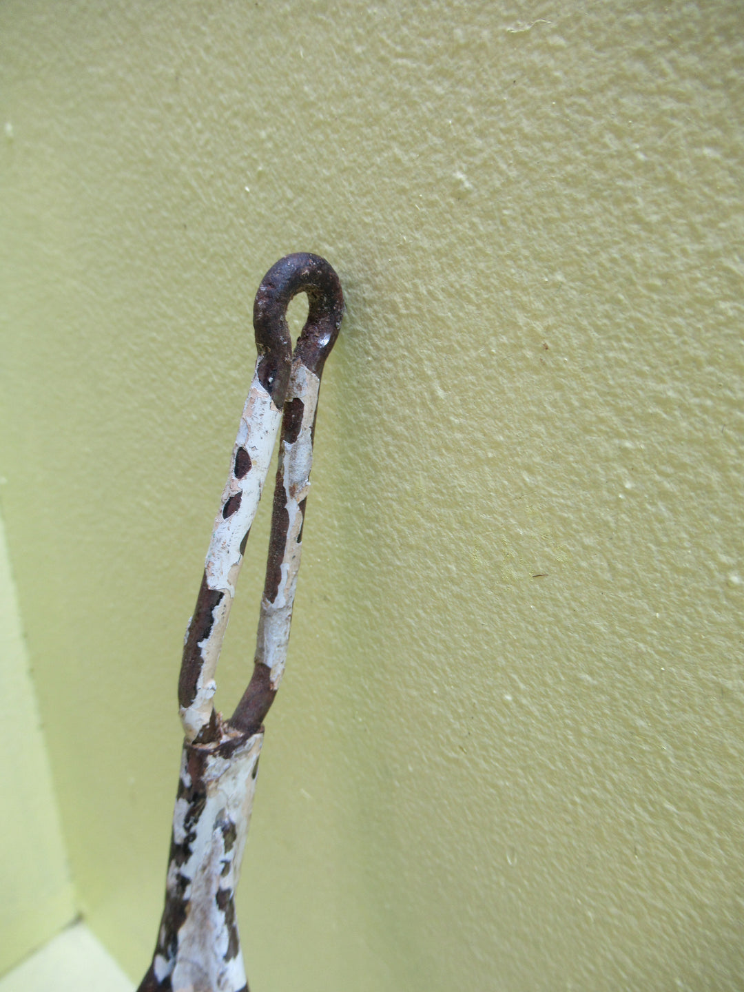 Fancy Single Steel Wall Bracket