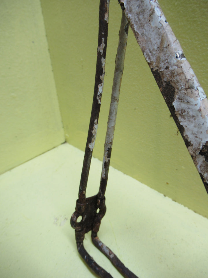 Fancy Single Steel Wall Bracket