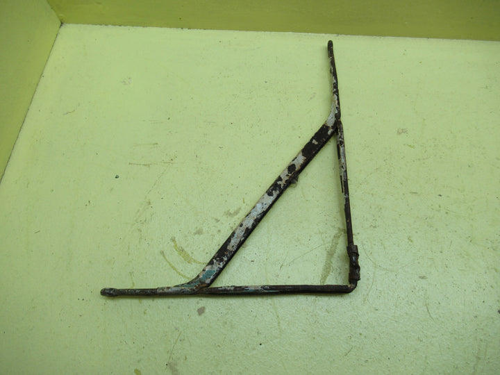 Fancy Single Steel Wall Bracket