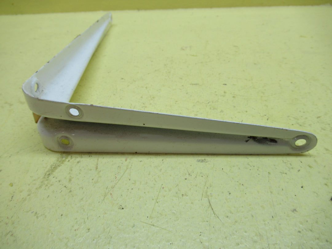 Middle Ridge Brackets 120-125-150H x 100-145-200D x 15-20-35W