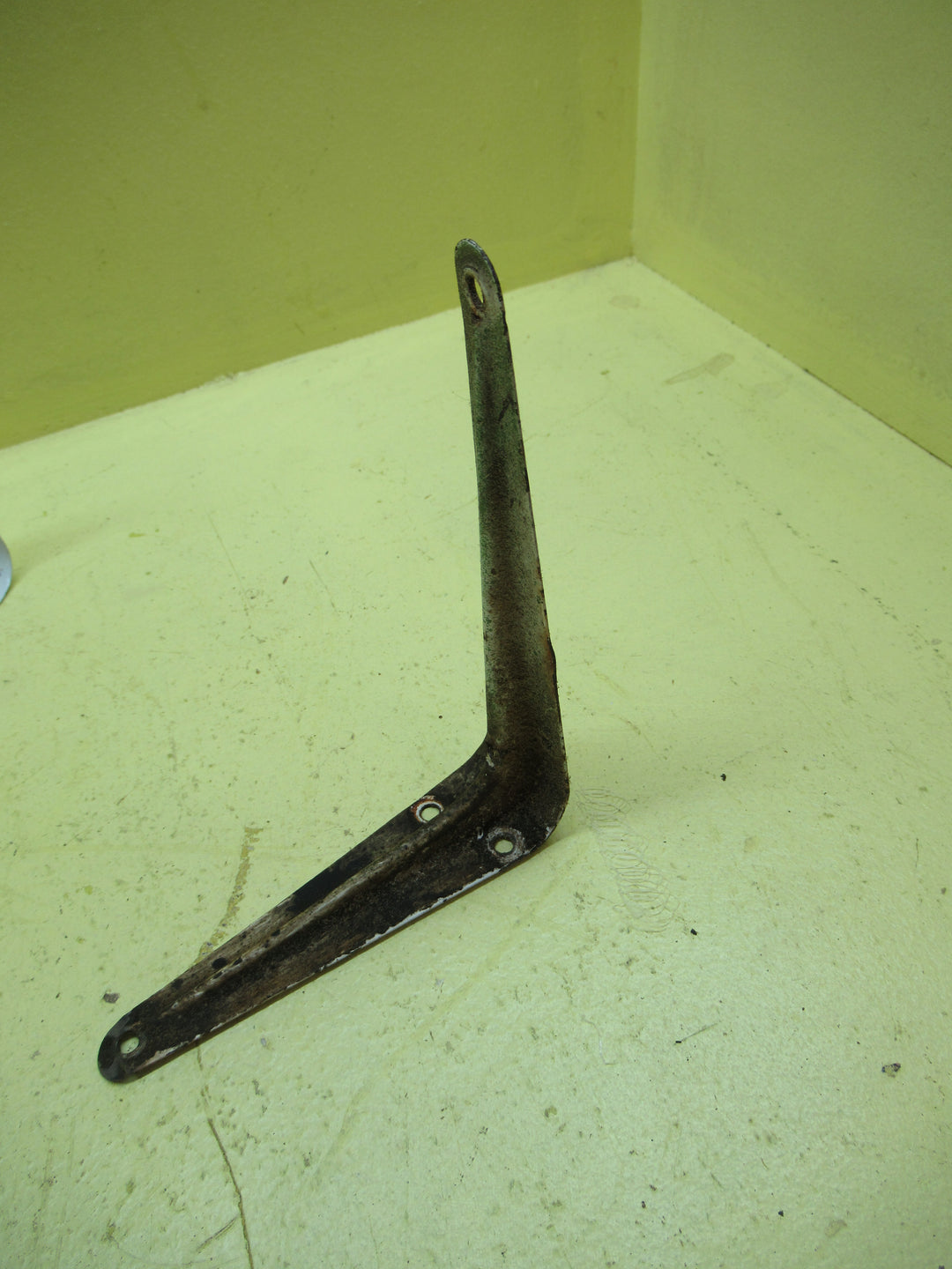 Middle Ridge Brackets 120-125-150H x 100-145-200D x 15-20-35W