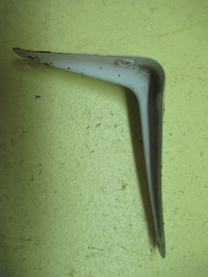 Middle Ridge Brackets 120-125-150H x 100-145-200D x 15-20-35W