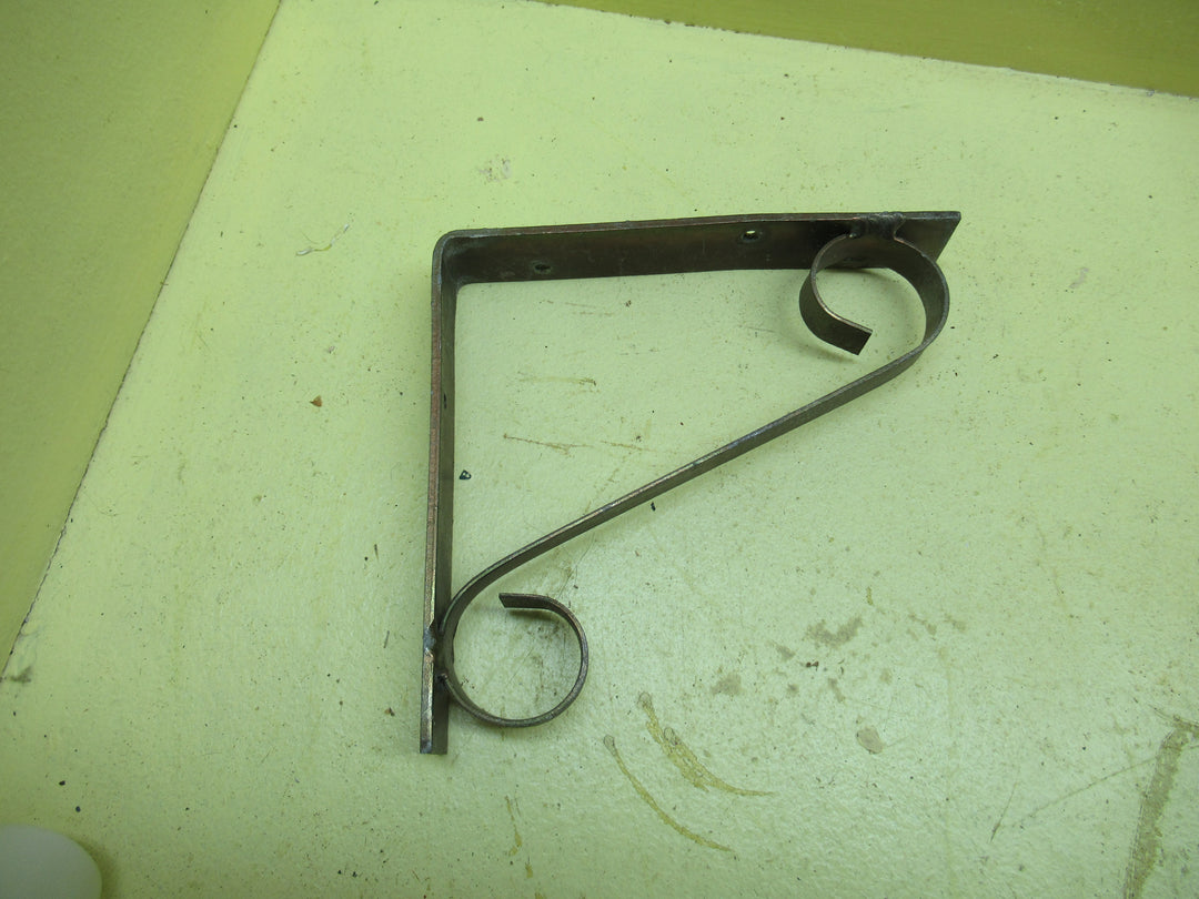 Bronze Bracket with Swirl Detail 150H x 160S x 25W