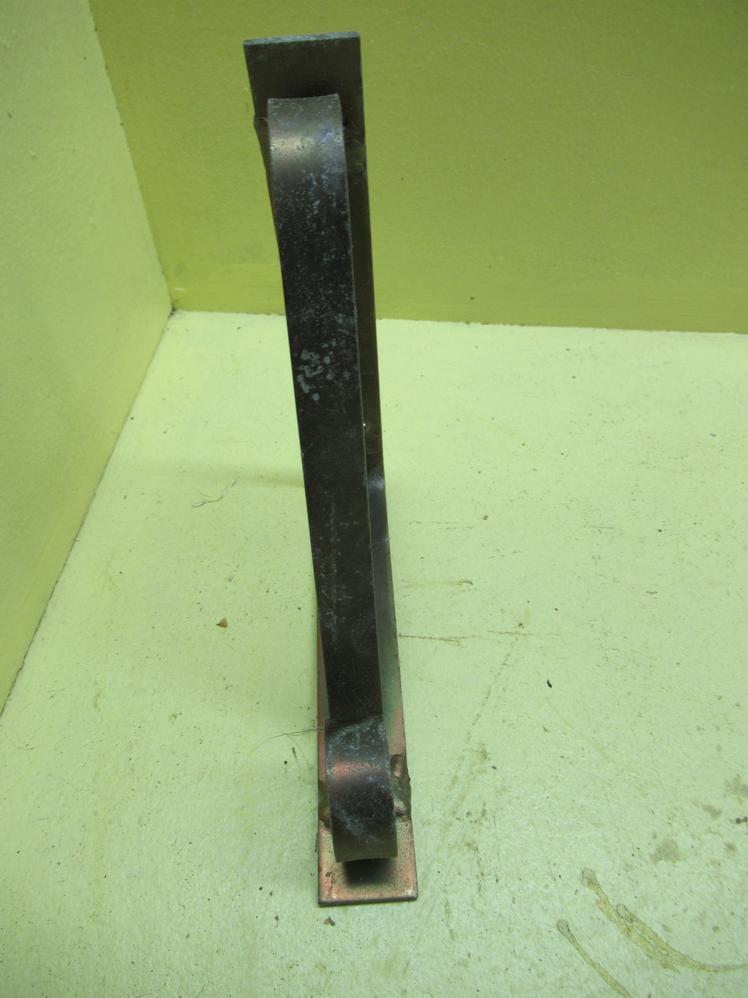 Bronze Bracket with Swirl Detail 150H x 160S x 25W