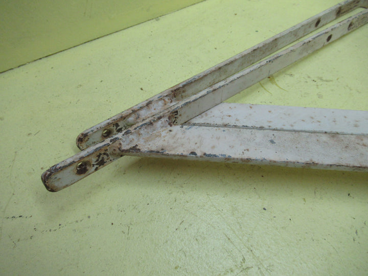 Large White Steel Brackets)Set of 2) 455H x 440D x 180D