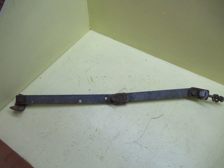 Locking Heavy Duty Securing Bracket 640L x 30D/320-360 half Lengths