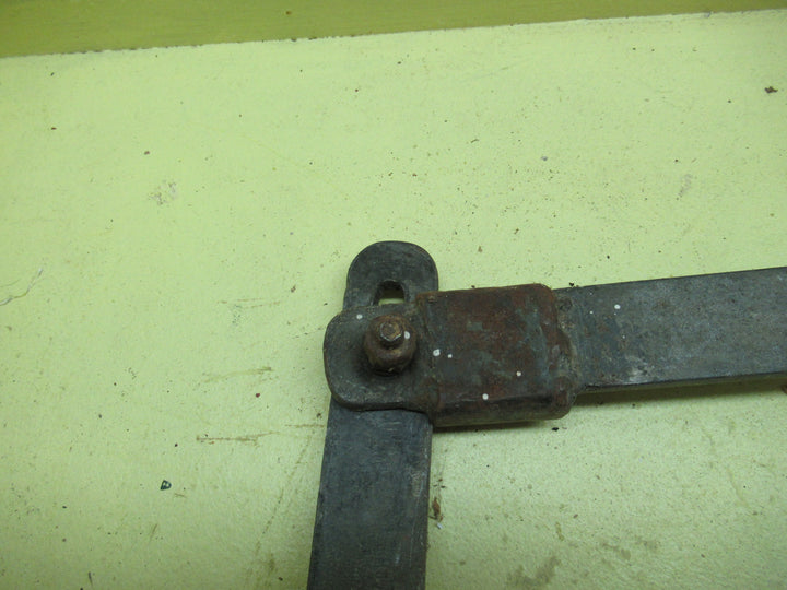 Locking Heavy Duty Securing Bracket 640L x 30D/320-360 half Lengths