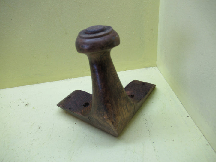 Simple Oak Chair Leg 155H x 150 c 150W