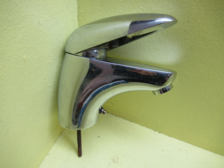 Pacific Hot/Cold Bathroom Mixxer 120H x 50Dia/Spout 70mmL