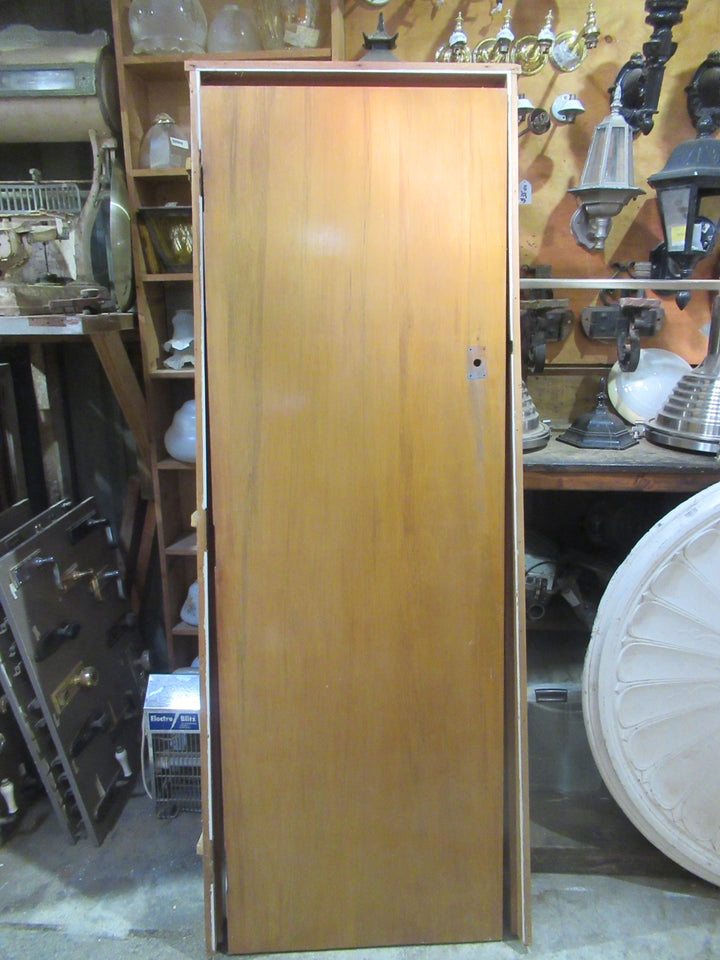 Hollow Core Vanish Frame Door 1805H x 650W x 115D/door 1820H x 610W