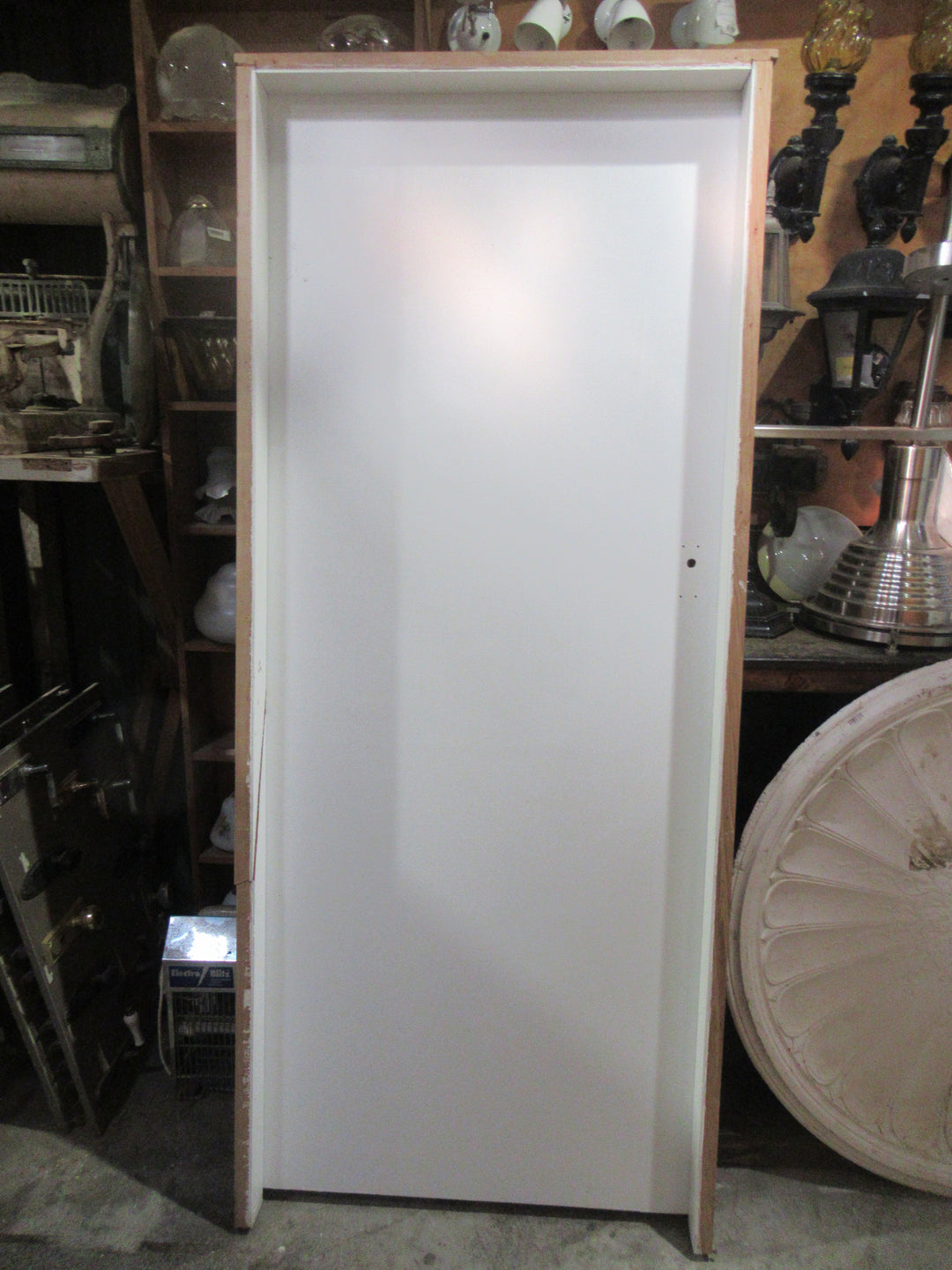 Paint Finish Hollow Core Door in Frame 2020H x 860W x 115D/Door 1975H x 810W