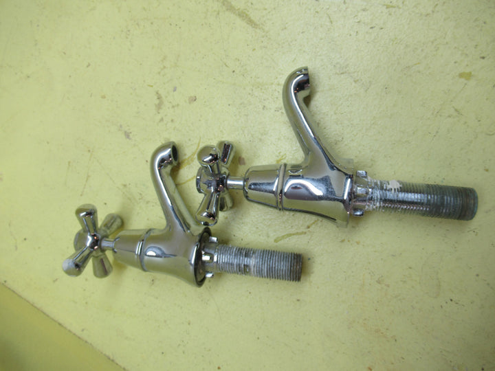Modern Traditional Basin Mounted Hot & Cold Taps 105H x 45Dia/Spout 70L