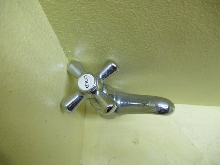 Modern Traditional Basin Mounted Hot & Cold Taps 105H x 45Dia/Spout 70L