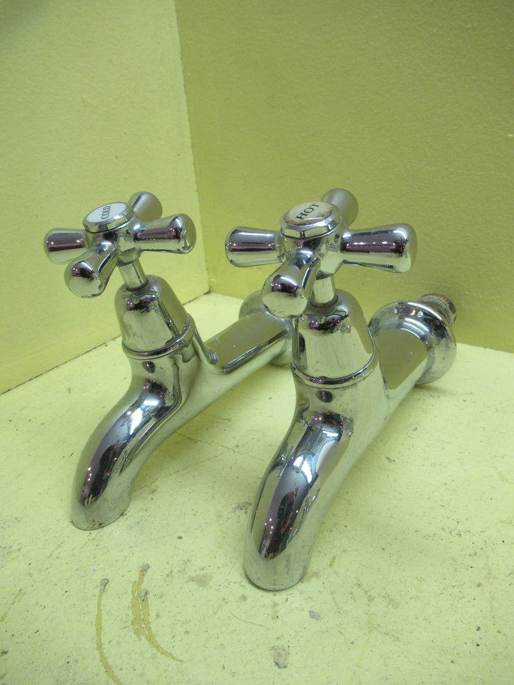 Modern Traditional Methven Bath Tap 130H x 55dDia x 160D