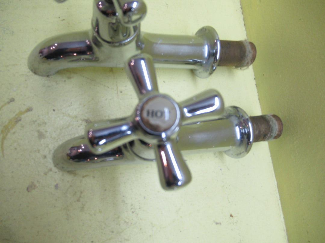 Modern Traditional Methven Bath Tap 130H x 55dDia x 160D