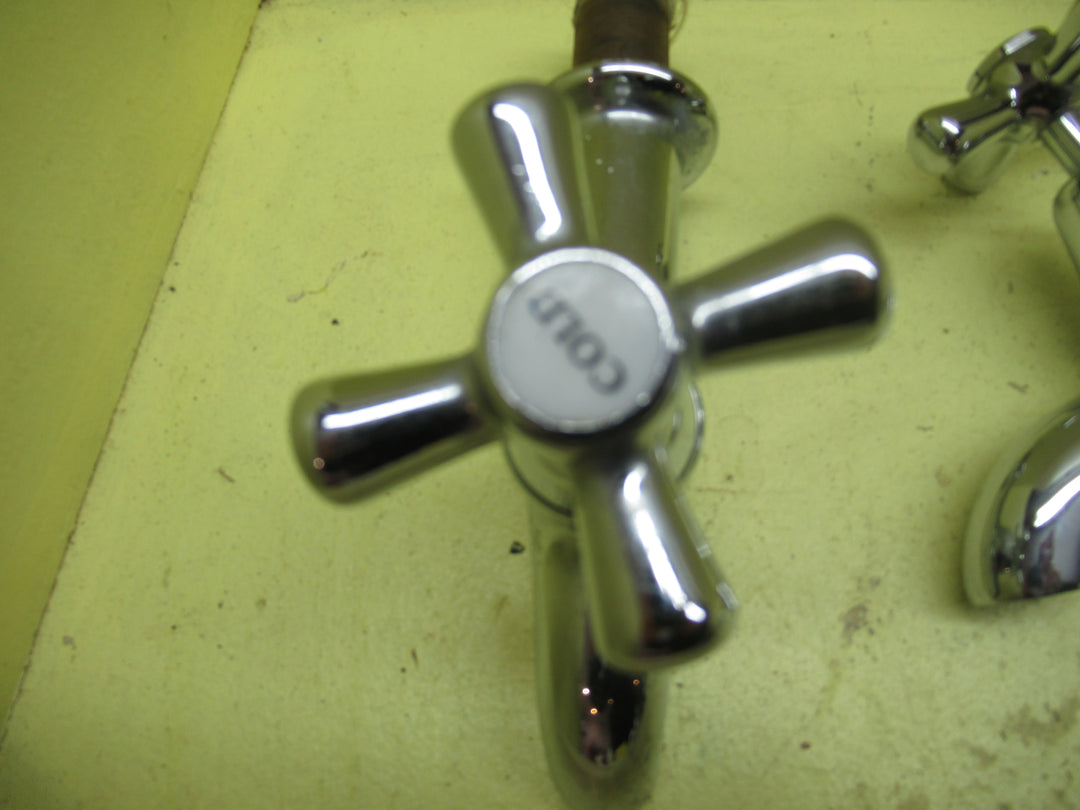 Modern Traditional Methven Bath Tap 130H x 55dDia x 160D