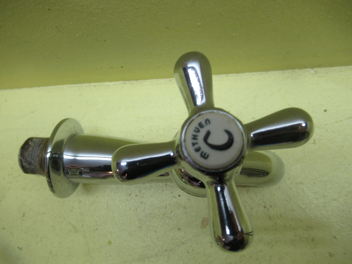 Modern Traditional Basin Mounted Hot & Cold Taps 105H x 45Dia/Spout 70L