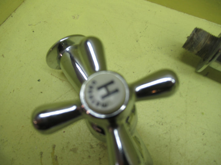 Modern Traditional Methven Hot & Cold Bath Taps 130H x 55Dai x 160D