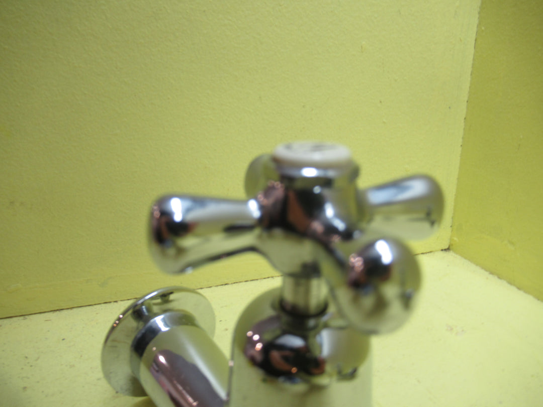 Modern Traditional Methven Hot & Cold Bath Taps 130H x 55Dai x 160D