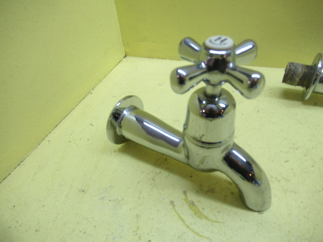 Modern Traditional Methven Hot & Cold Bath Taps 130H x 55Dai x 160D