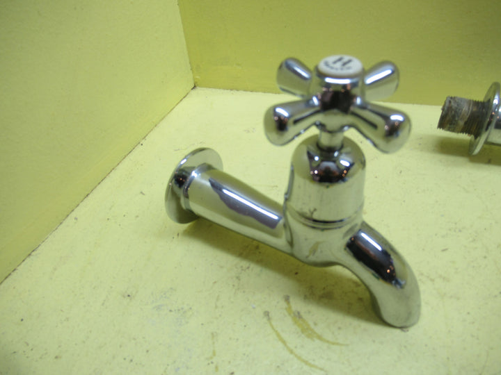 Modern Traditional Methven Hot & Cold Bath Taps 130H x 55Dai x 160D