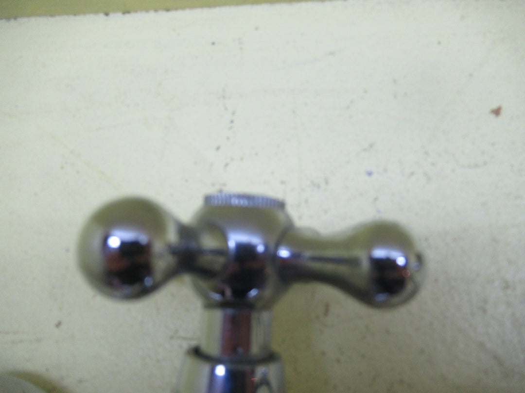 Modern Traditional Style Bath Tub Taps 125H x 50Dia x 160D/Dia 25mm