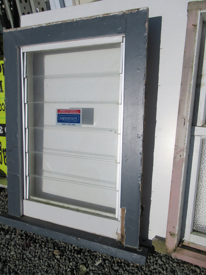 6 Panel Louvre Wooden Window 1020H x 705W
