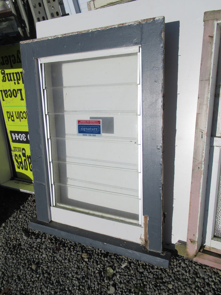 6 Panel Louvre Wooden Window 1020H x 705W