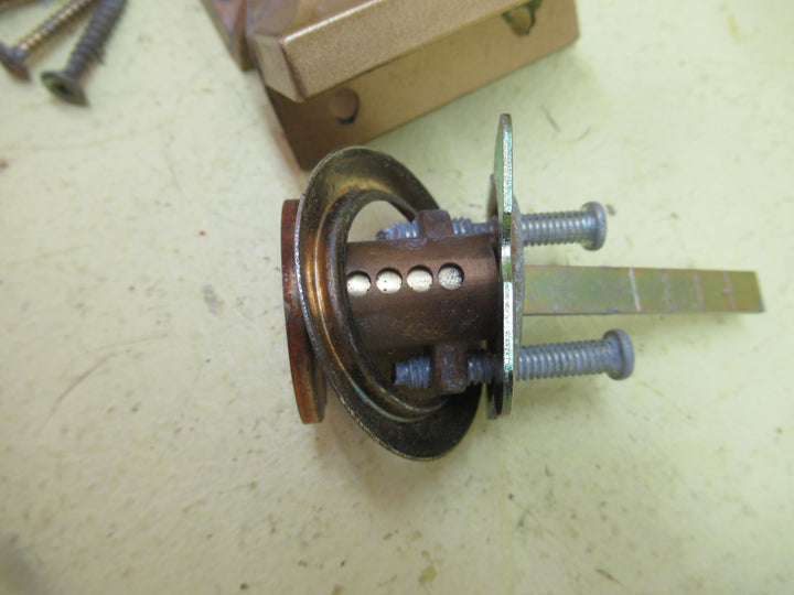 Brass Effect No Name Night Latch & Keep 86L x 62W x 25H/Keep 29L x 6W x 25H