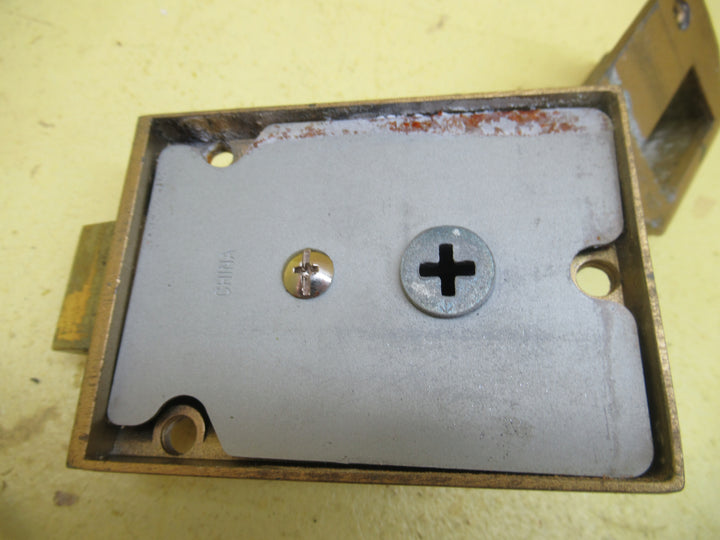 Brass Effect No Name Night Latch & Keep 86L x 62W x 25H/Keep 29L x 6W x 25H