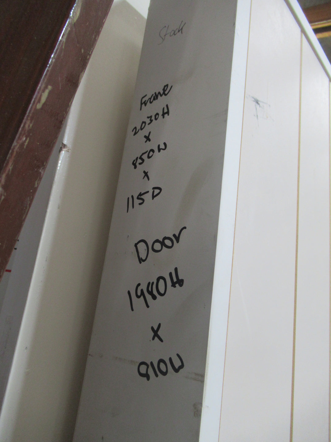 T &n G Hollowcore Door in Frame 2030H x 850H x 115D/Door 1980H x 810W