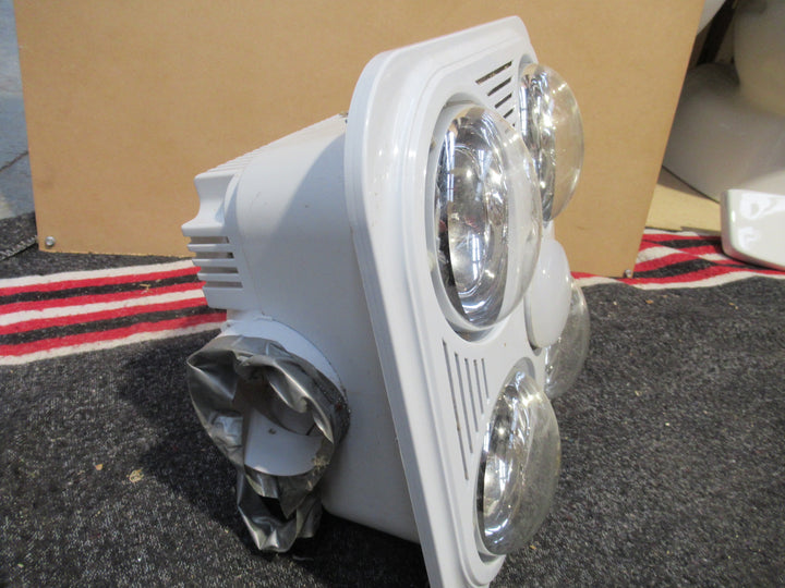Bathroom 5 Bulb Heat/Fan Light 370SQ x 200D
