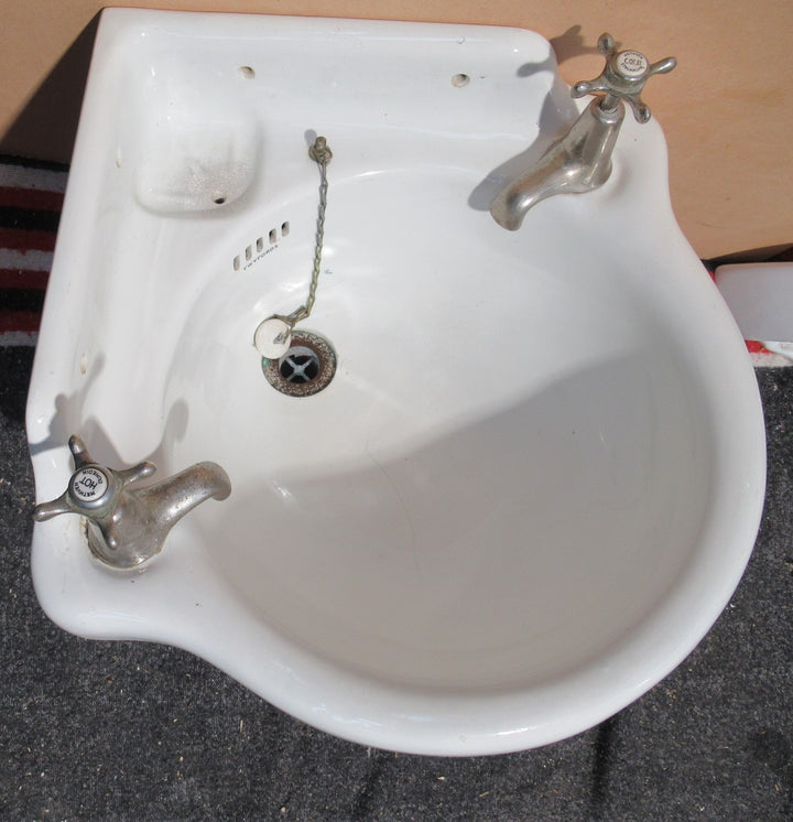 Twyford Vitromant Porcelain Basin   400 x 400W x 550D
