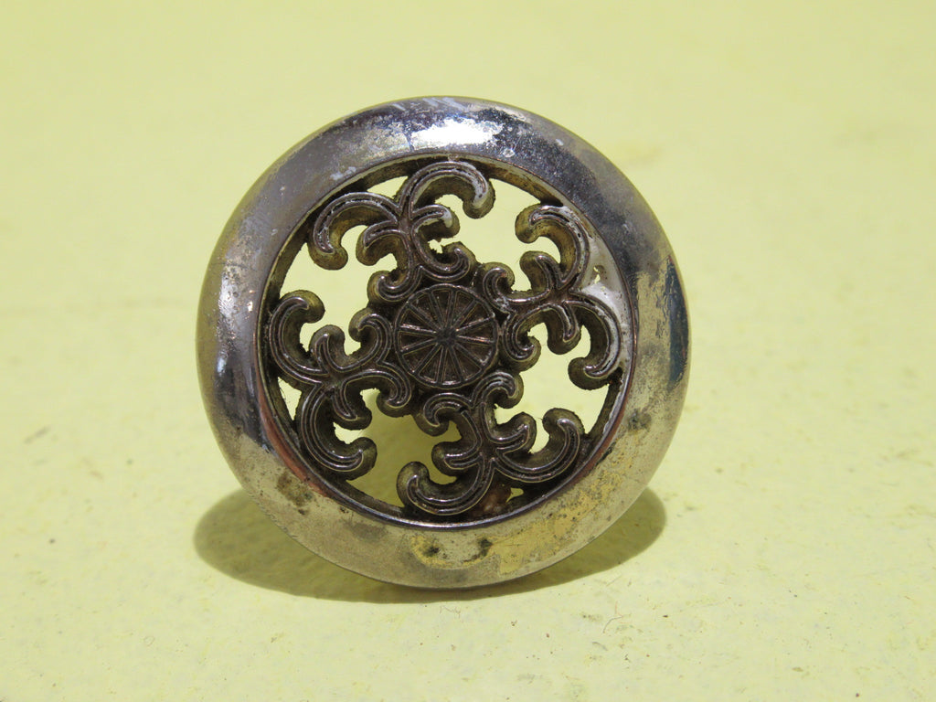 Ornate Brass Pull Handle   35 Dia x 20D