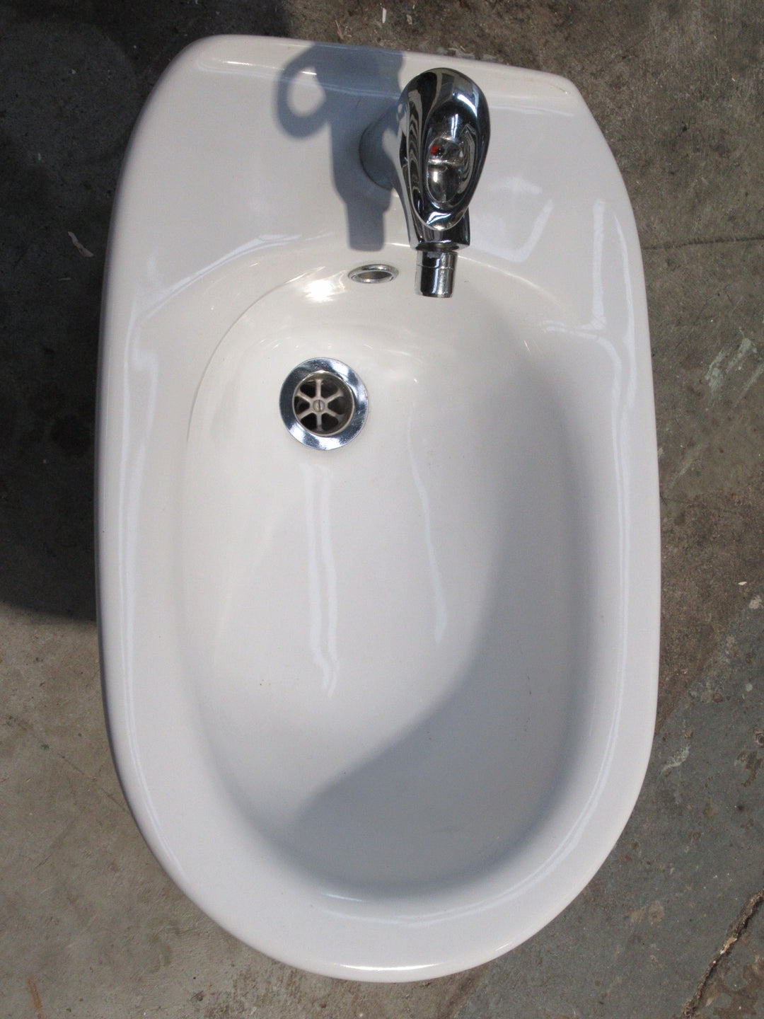 Saninousa White Porcelain Bibet 400H x 365W x 570D