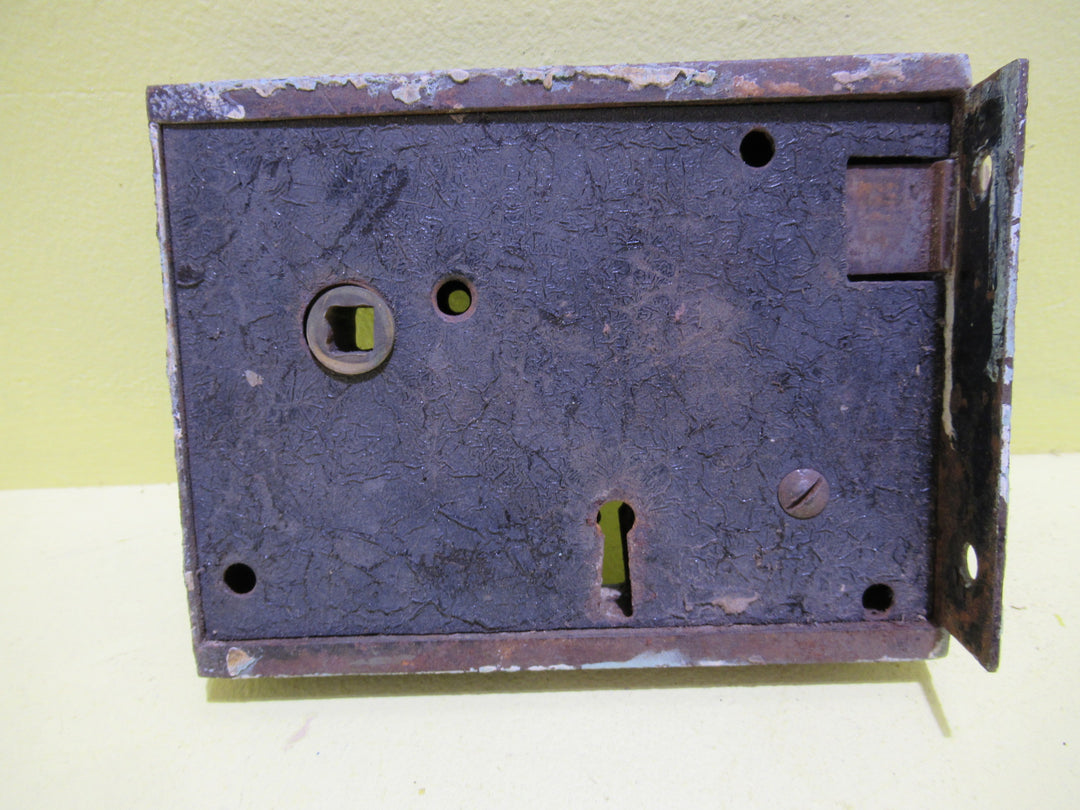 Vintage Victorian Box Lock(No Badge) 155L x 118W x 25D/120 Axial