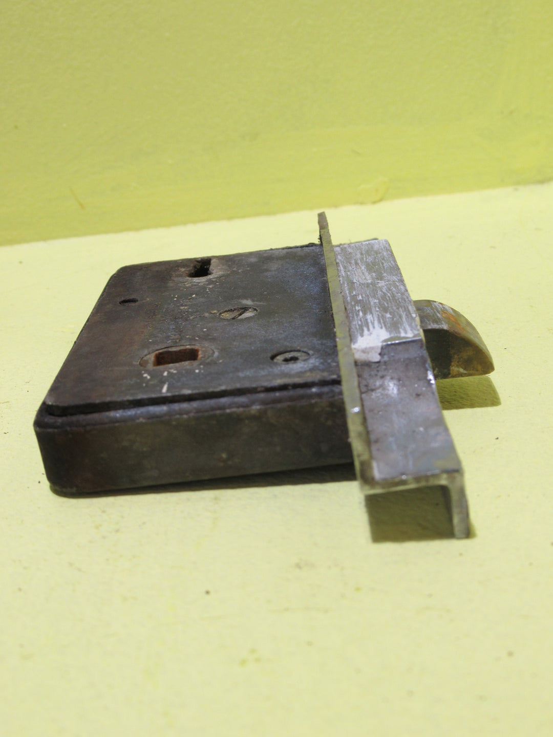 French Door Mortice Lock 132-136L x 22-25W/Body 96-97L x 65W x 12-13D