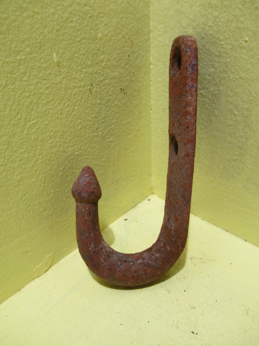 Rustic Steel Arrowhead Single Stable Hooks 110H x 25W x 50D